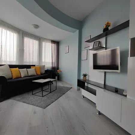 одесос Apartment *